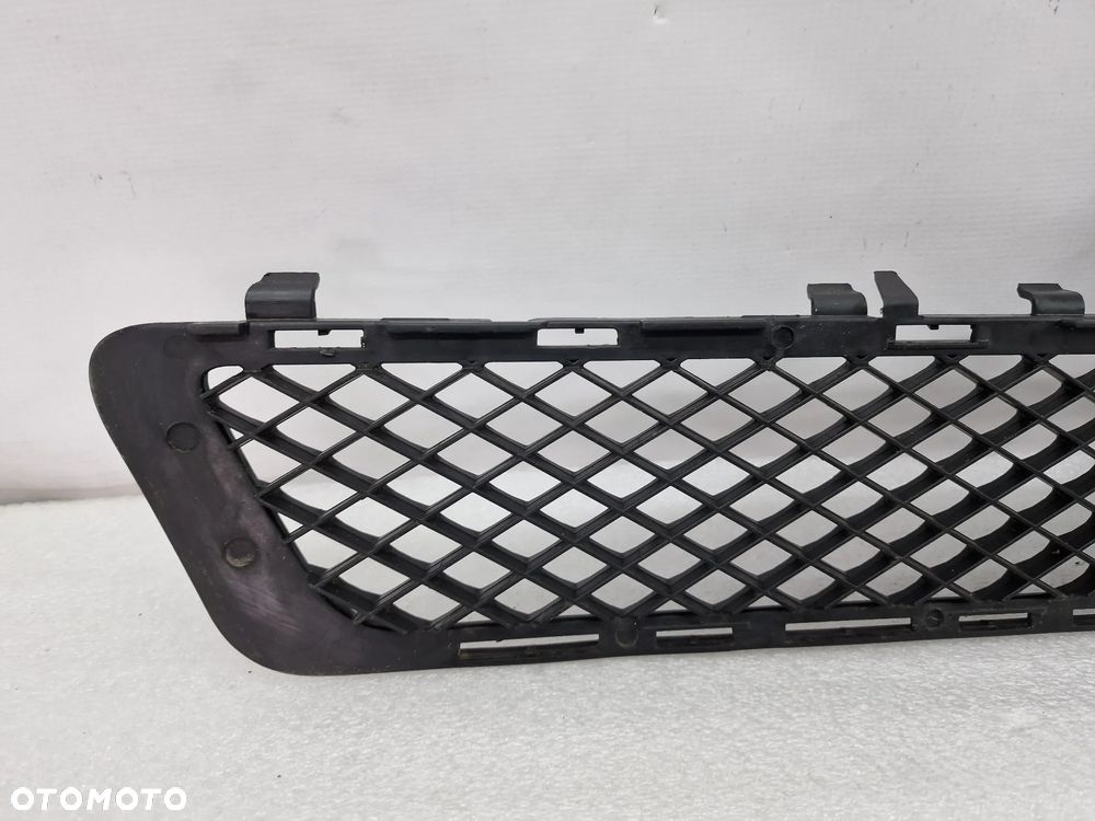 MERCEDES E-KLASSA W212 09- KRATKA ŚRODKOWA ZDERZAKA PRZEDNIEGO PRZÓD , NR A2128850023 / A2128850523 , NR AUKCJI KR355 - 7