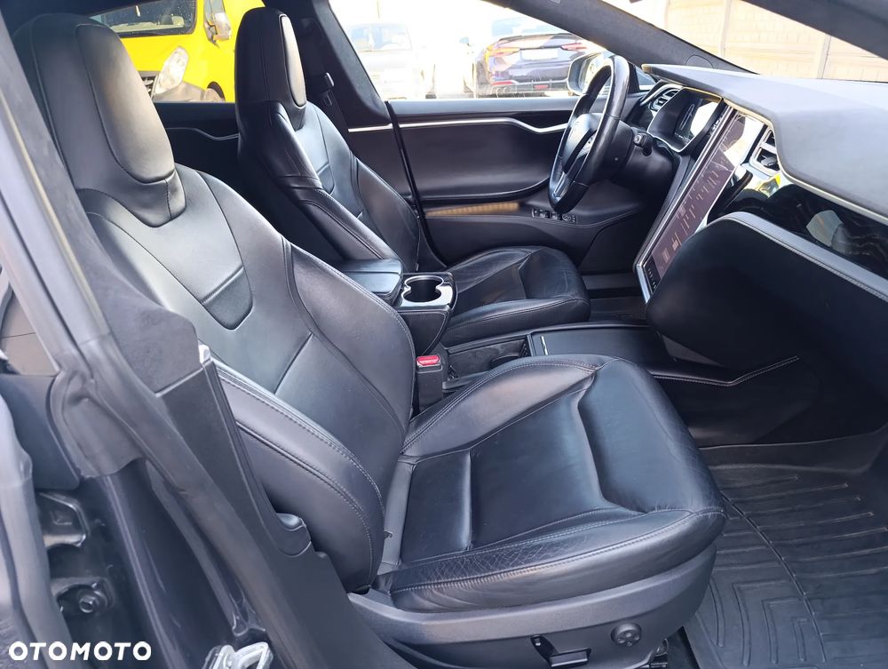 Tesla Model S - 20