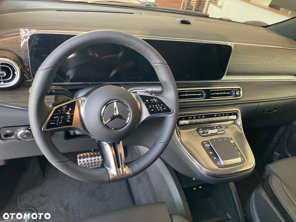 Mercedes-Benz Klasa V - 10