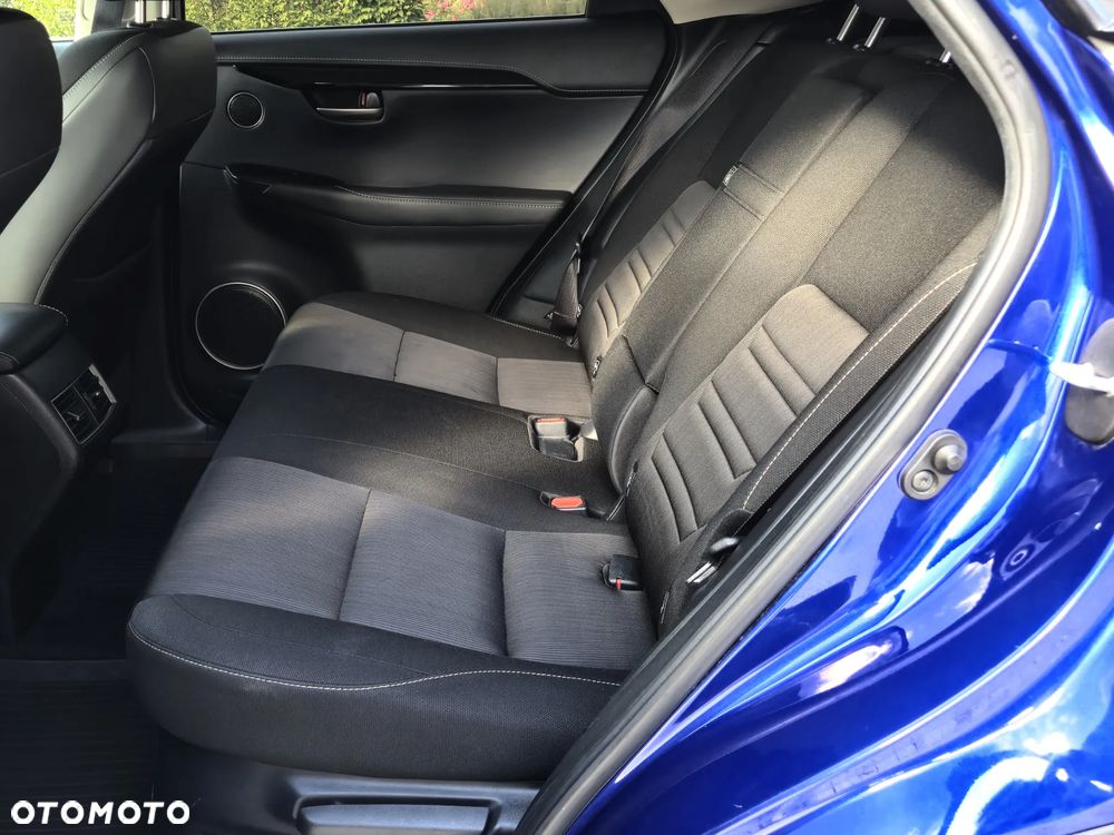 Lexus NX 300h Elite AWD - 33