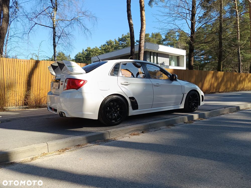 Subaru Impreza STI - 22