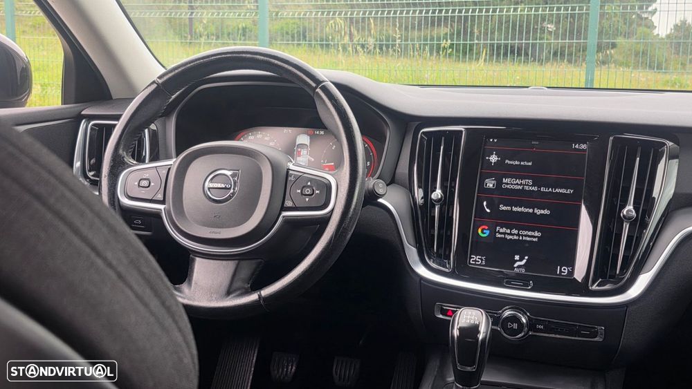 Volvo V60 2.0 D3 Momentum Core - 19