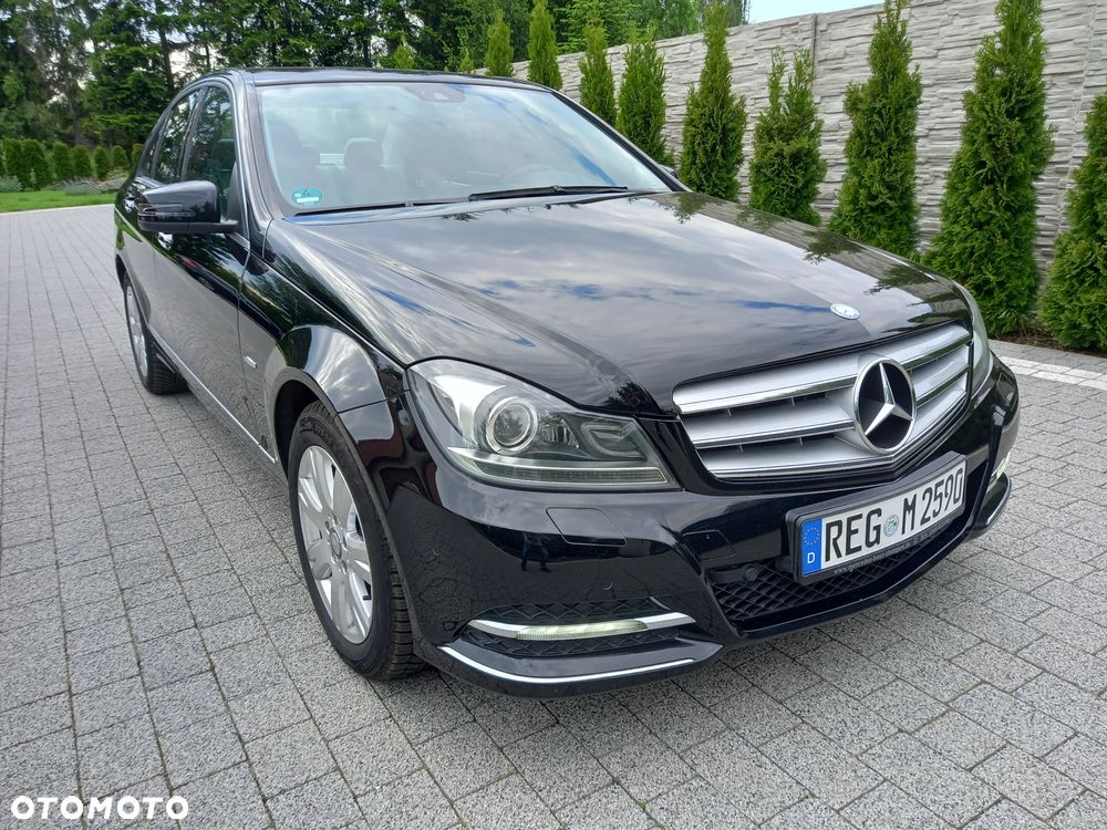 Mercedes-Benz Klasa C 200 CGI BlueEFFICIENCY Avantgarde - 15