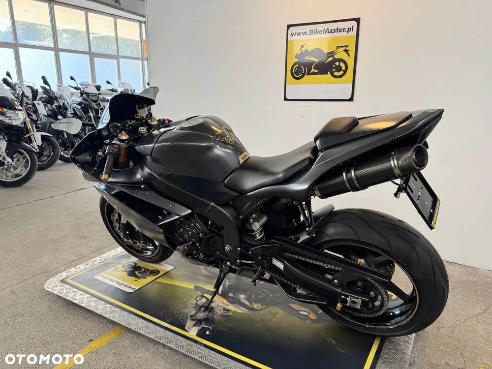 Yamaha YZF - 6