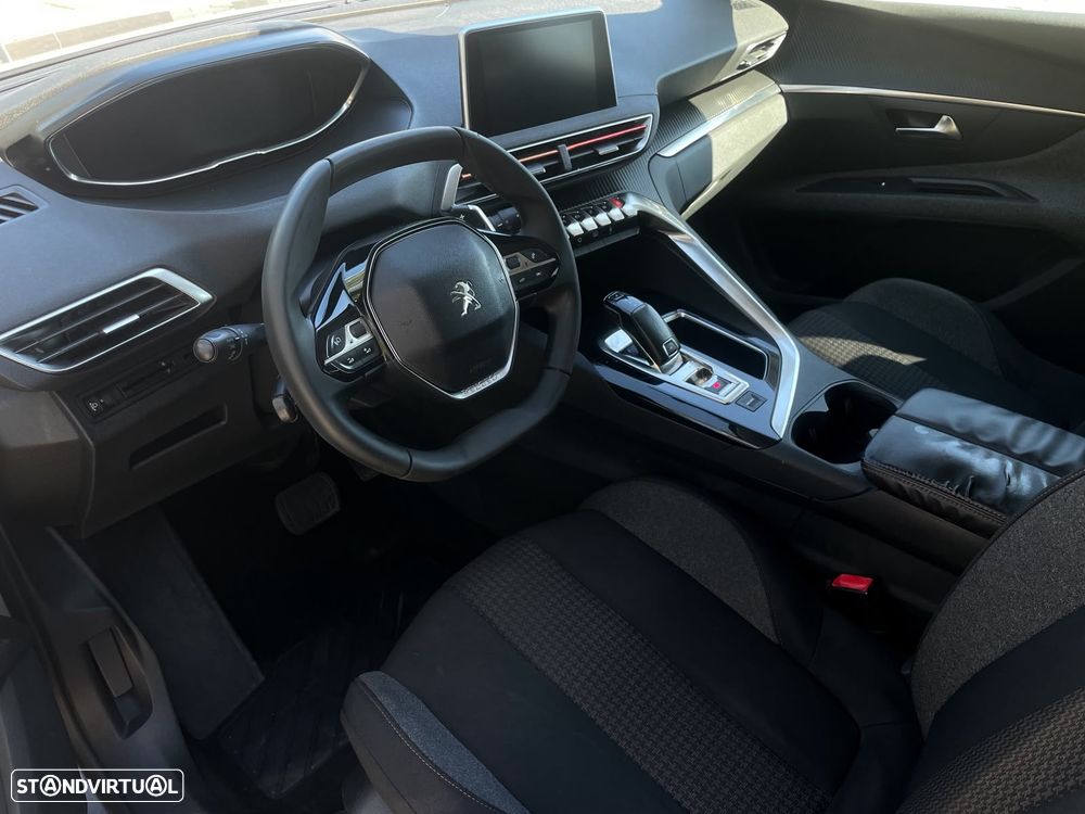 Peugeot 5008 1.5 BlueHDi Allure EAT8 - 5