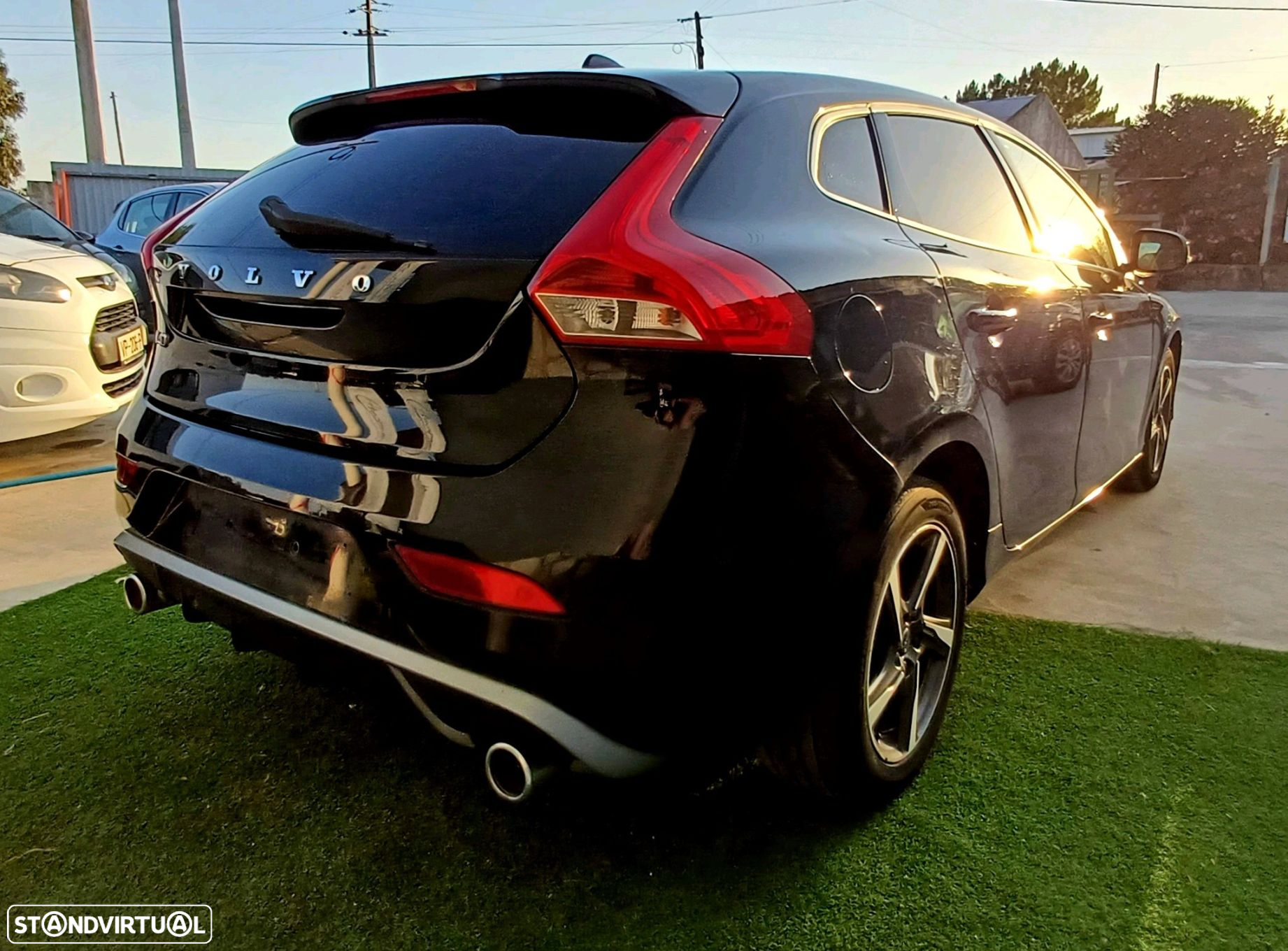 Volvo V40 2.0 D2 R-Design - 13