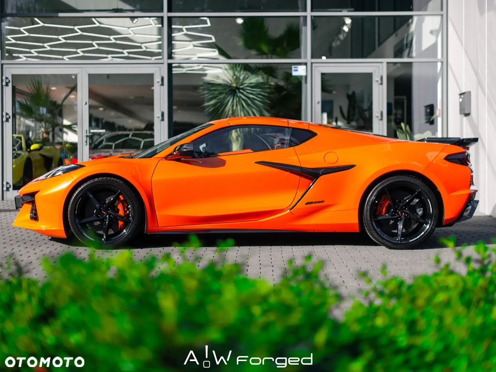 Chevrolet Corvette - 12