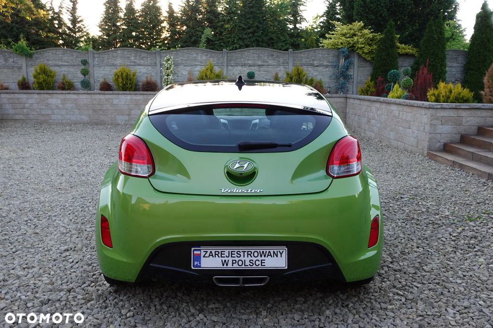 Hyundai Veloster - 16