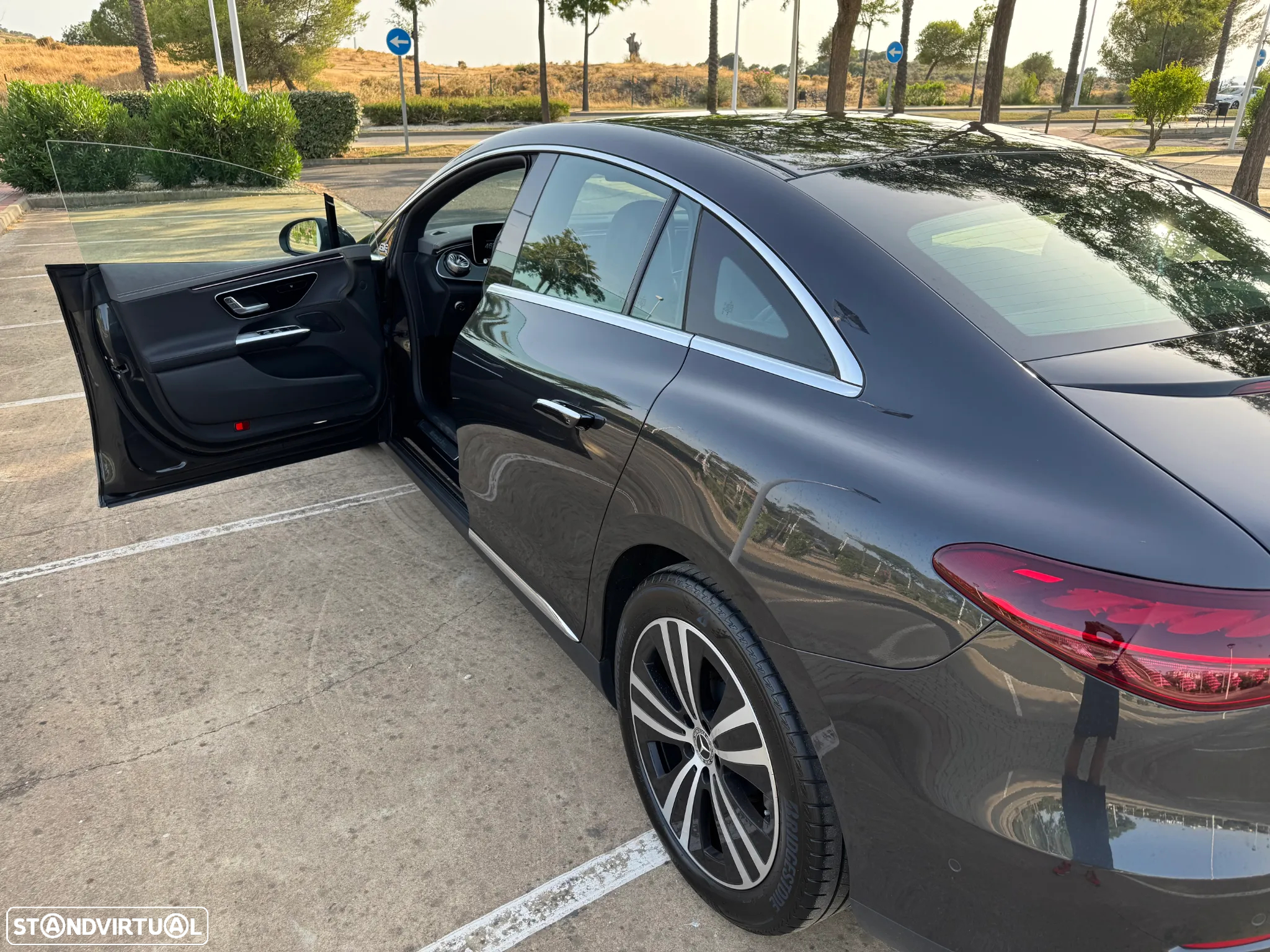 Mercedes-Benz EQE 300 Edition Electric Art - 14
