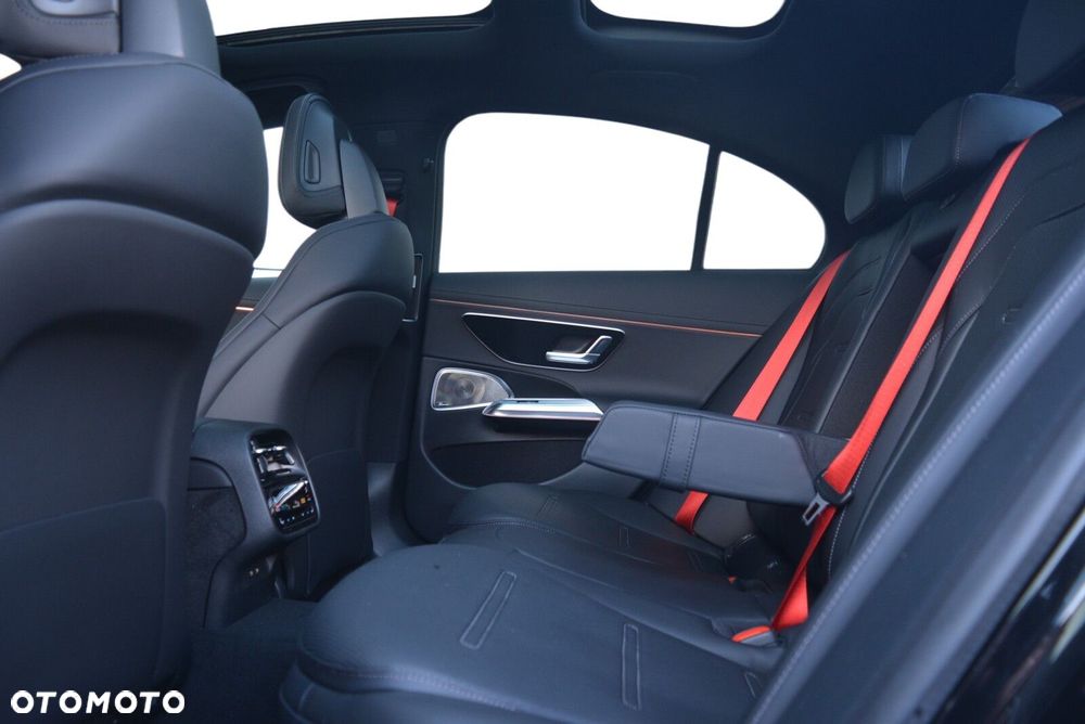 Mercedes-Benz Klasa E AMG 53 PHEV 4Matic+ 9G-Tronic TCT - 10