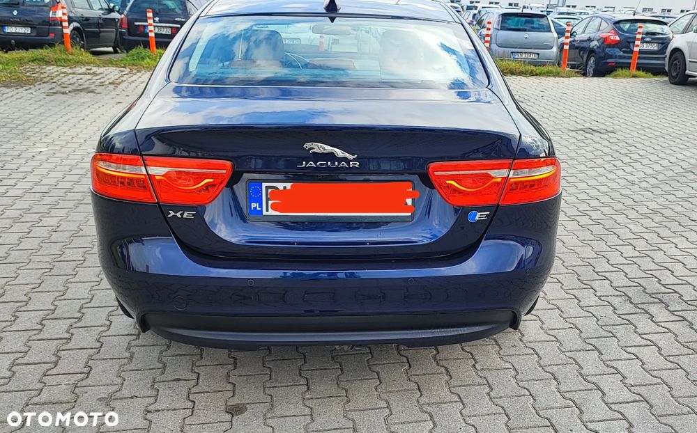 Jaguar XE E-Performance Prestige - 4