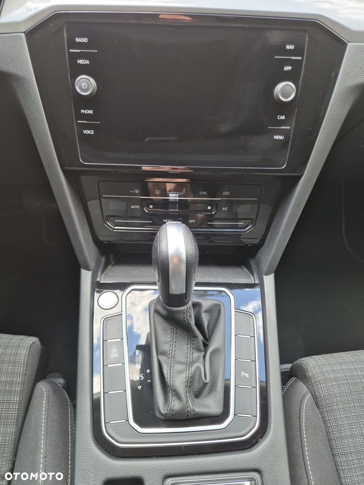 Volkswagen Passat 2.0 TSI Business DSG - 30