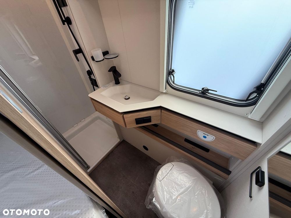 Dethleffs Camper 560 FMK - 21