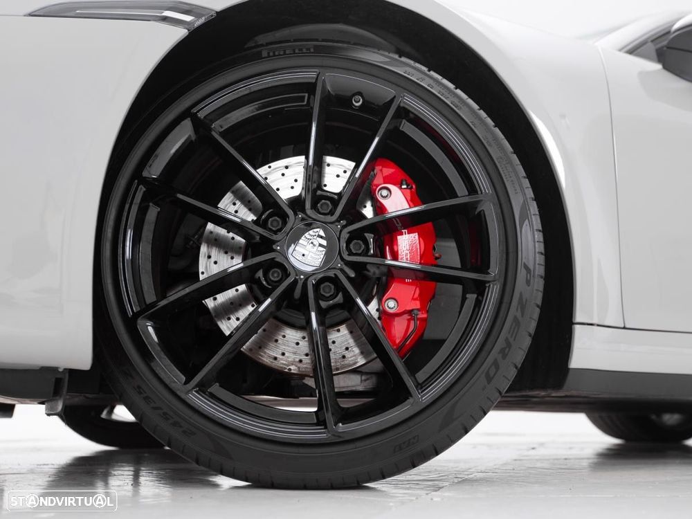 Porsche 911 (992) - 18