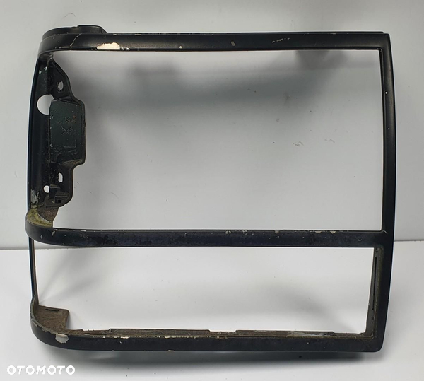 RAMKA LAMPY REFLEKTORA PRAWY PRZÓD FORD RANGER II 89-92R