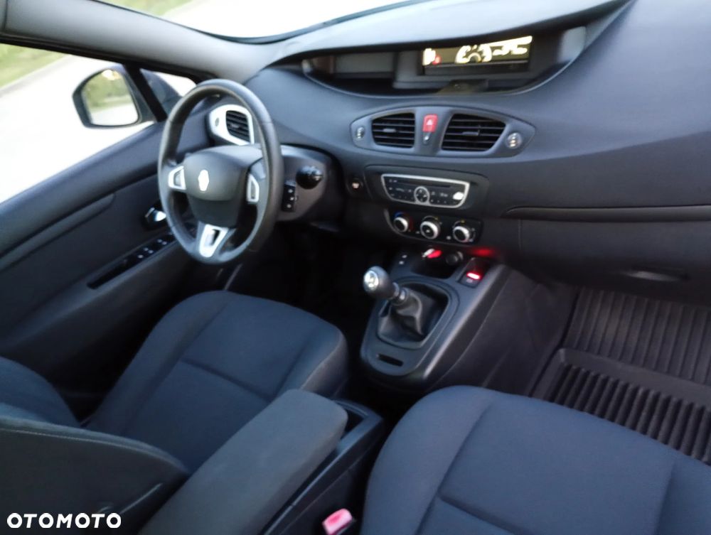 Renault Grand Scenic - 9