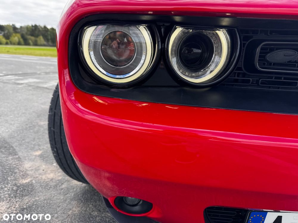 Dodge Challenger - 17