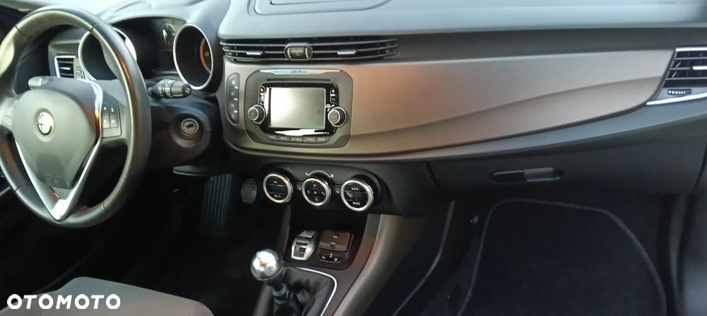 Alfa Romeo Giulietta 2.0 JTDM - 23