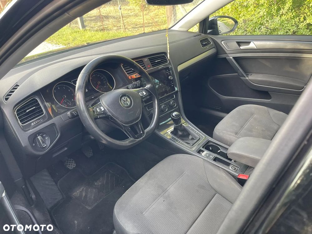 Volkswagen Golf - 11