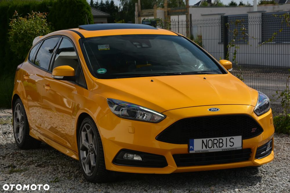 Ford Focus 2.0 TDCi ST-2 PowerShift - 2