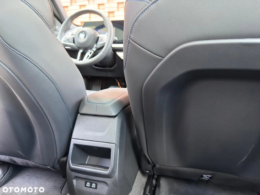 BMW Seria 2 218d - 17