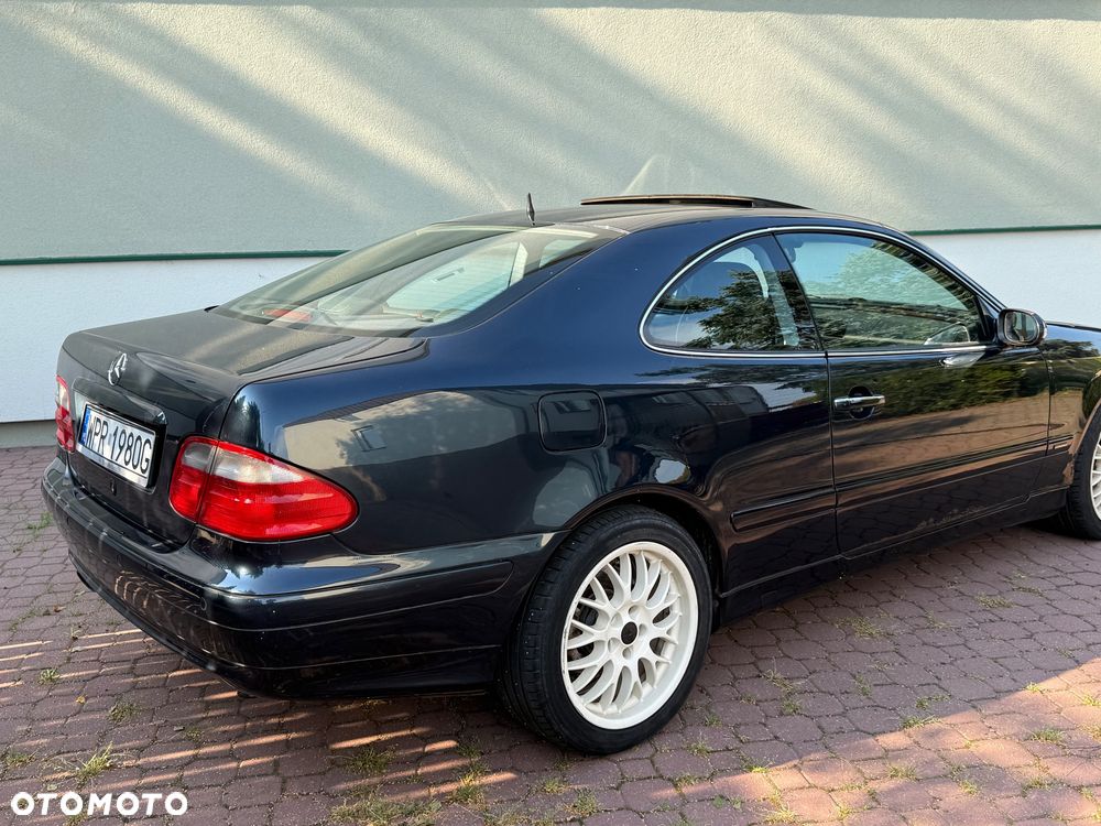 Mercedes-Benz CLK 320 - 12