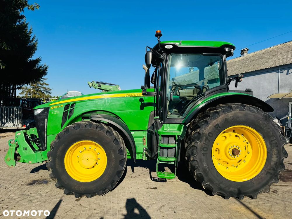 John Deere 8260R - 6