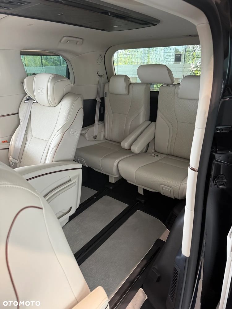 Lexus LM 350h Prestige - 4
