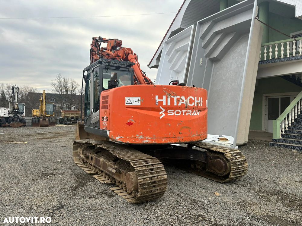 Hitachi ZX225USLC-3 - 4