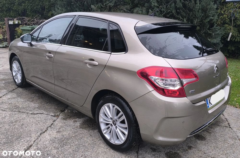 Citroën C4 e-HDi 115 Exclusive - 8