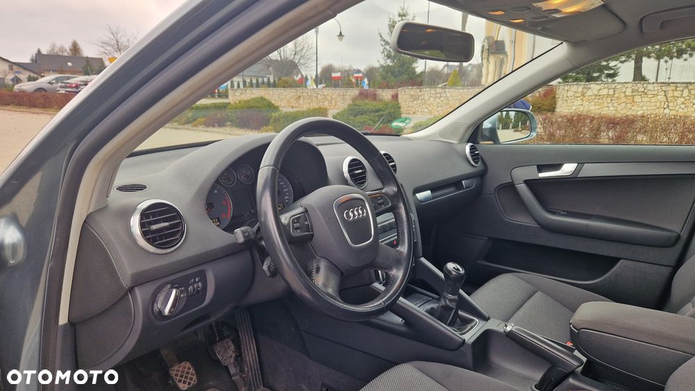 Audi A3 Sportback 1.6 TDI DPF Attraction - 24