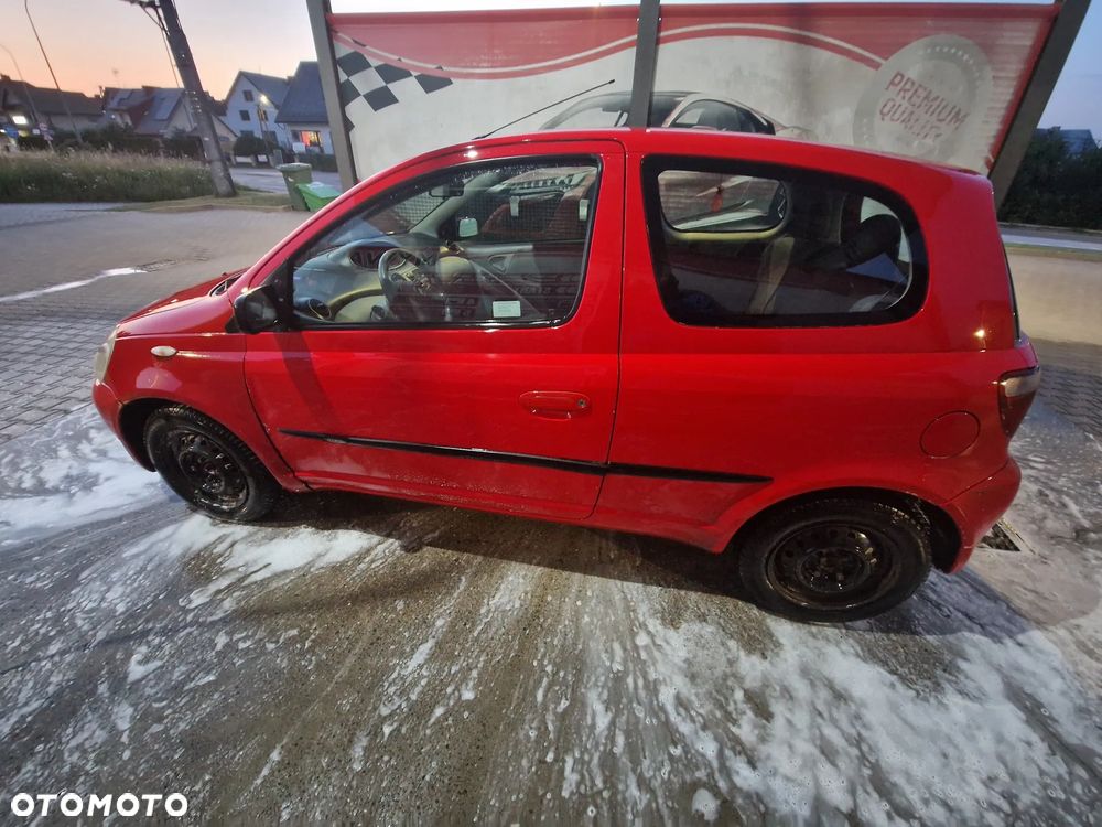 Toyota Yaris 1.0 Base - 6
