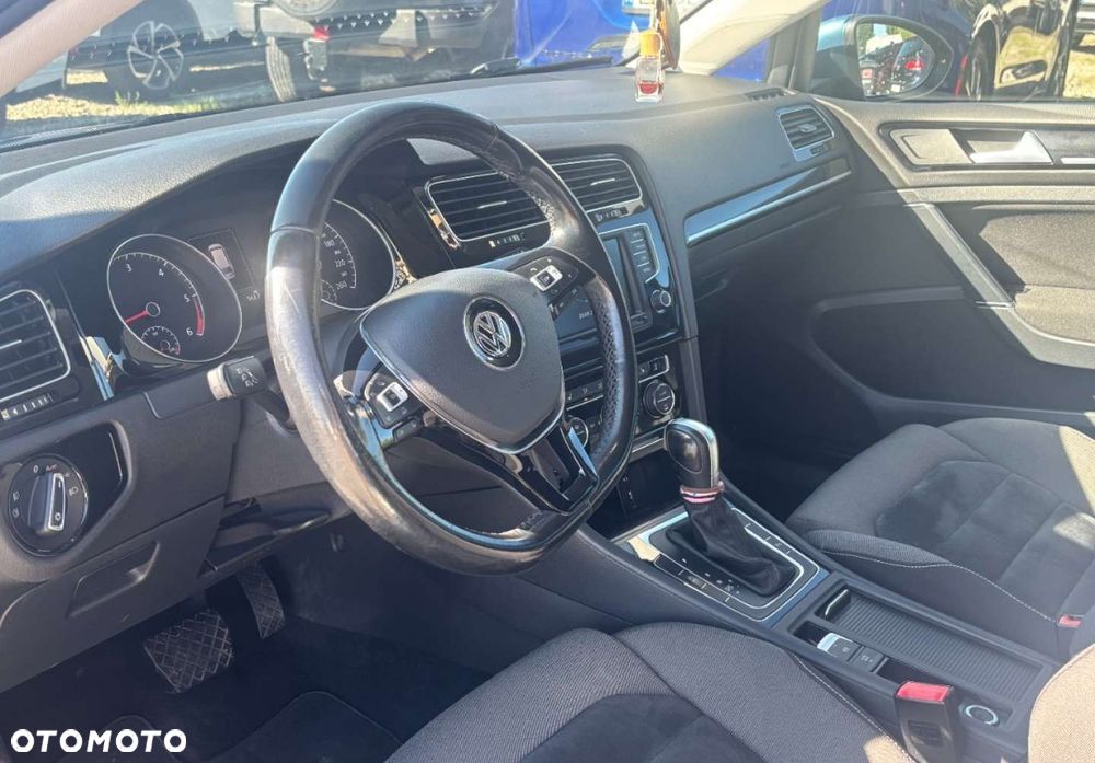 Volkswagen Golf - 5
