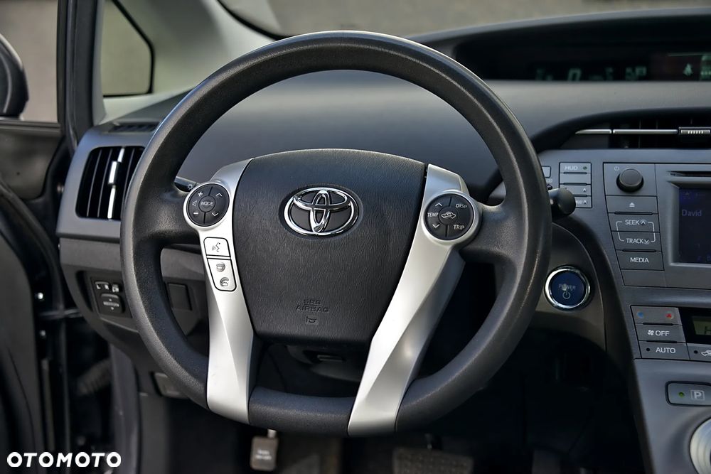 Toyota Prius 1.8 Hybrid Premium - 38