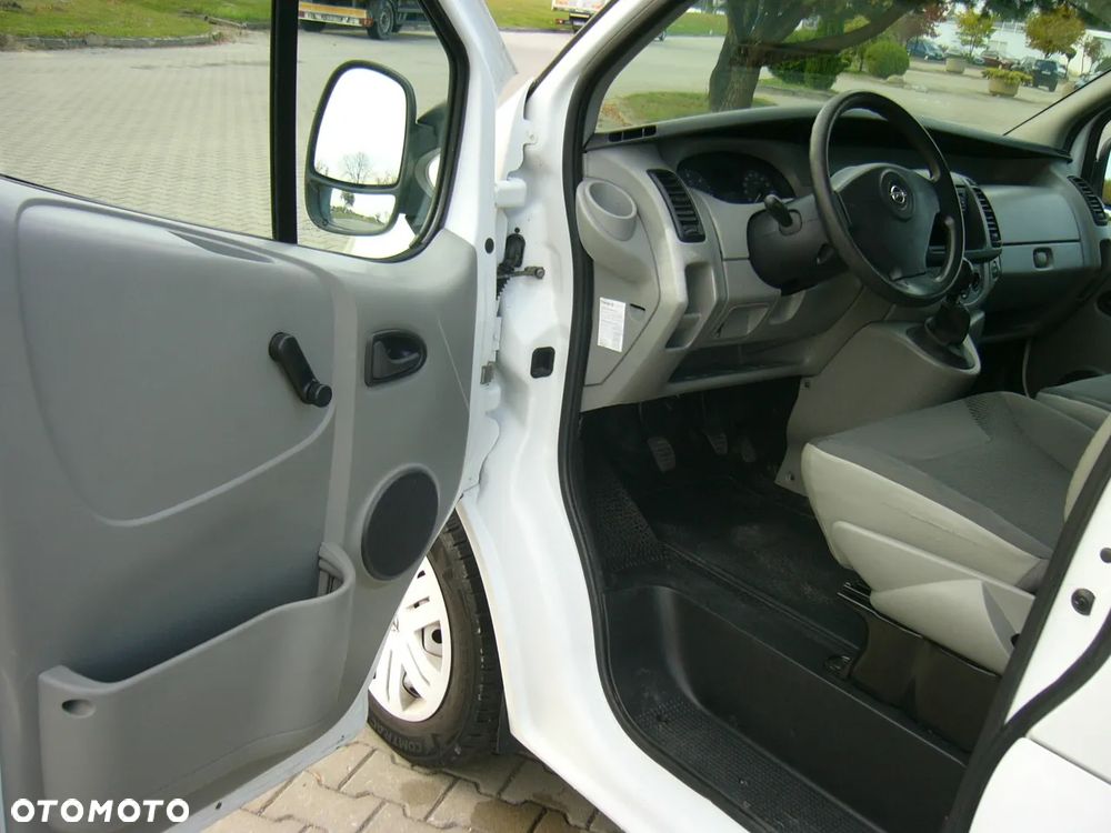 Opel Vivaro - 19