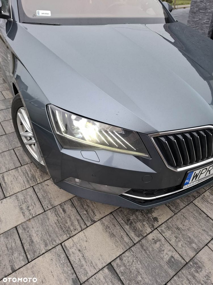 Skoda Superb 2.0 TDI 4x4 L&K DSG - 9