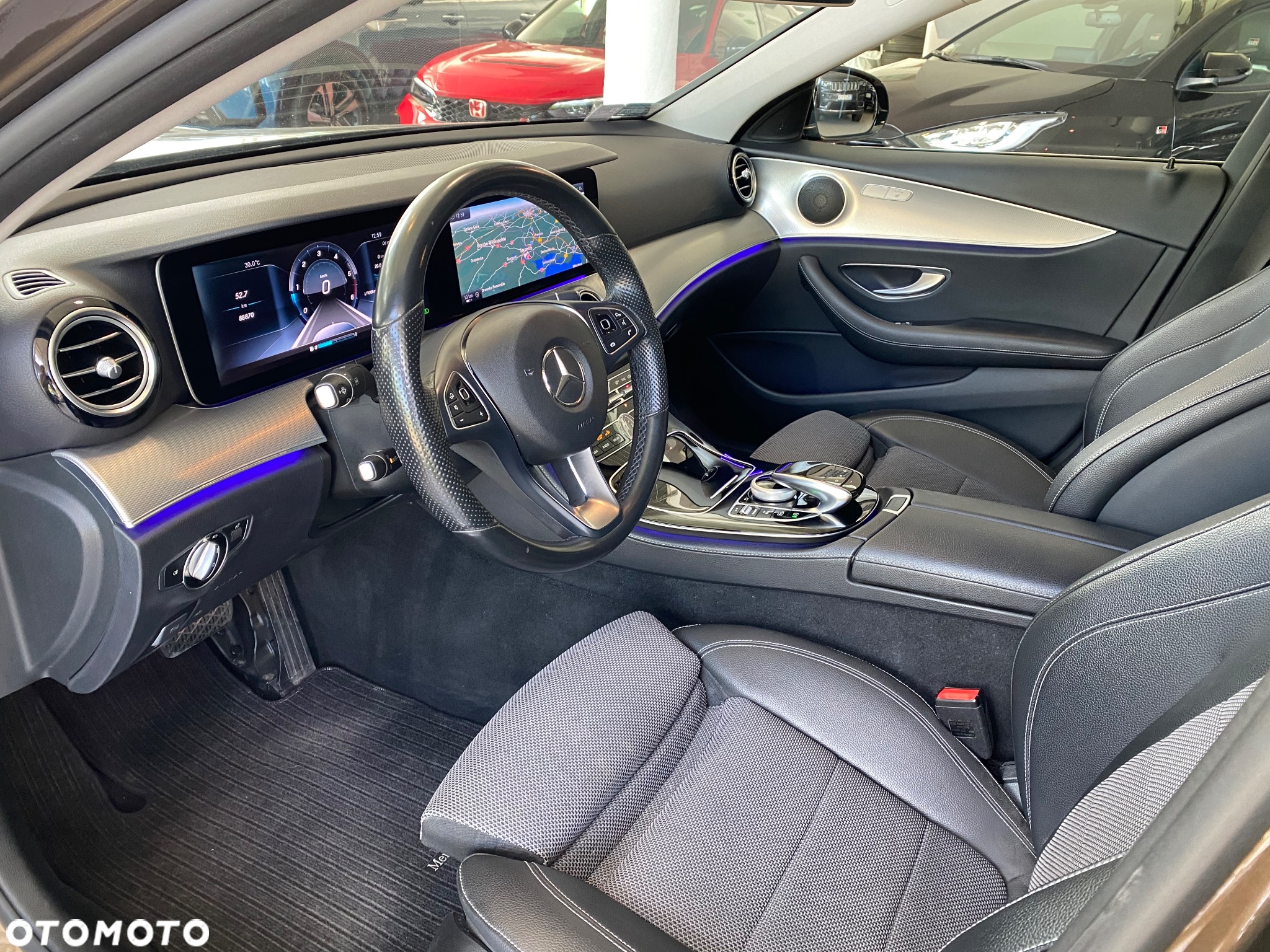 Mercedes-Benz Klasa E 220 d 9G-TRONIC - 17