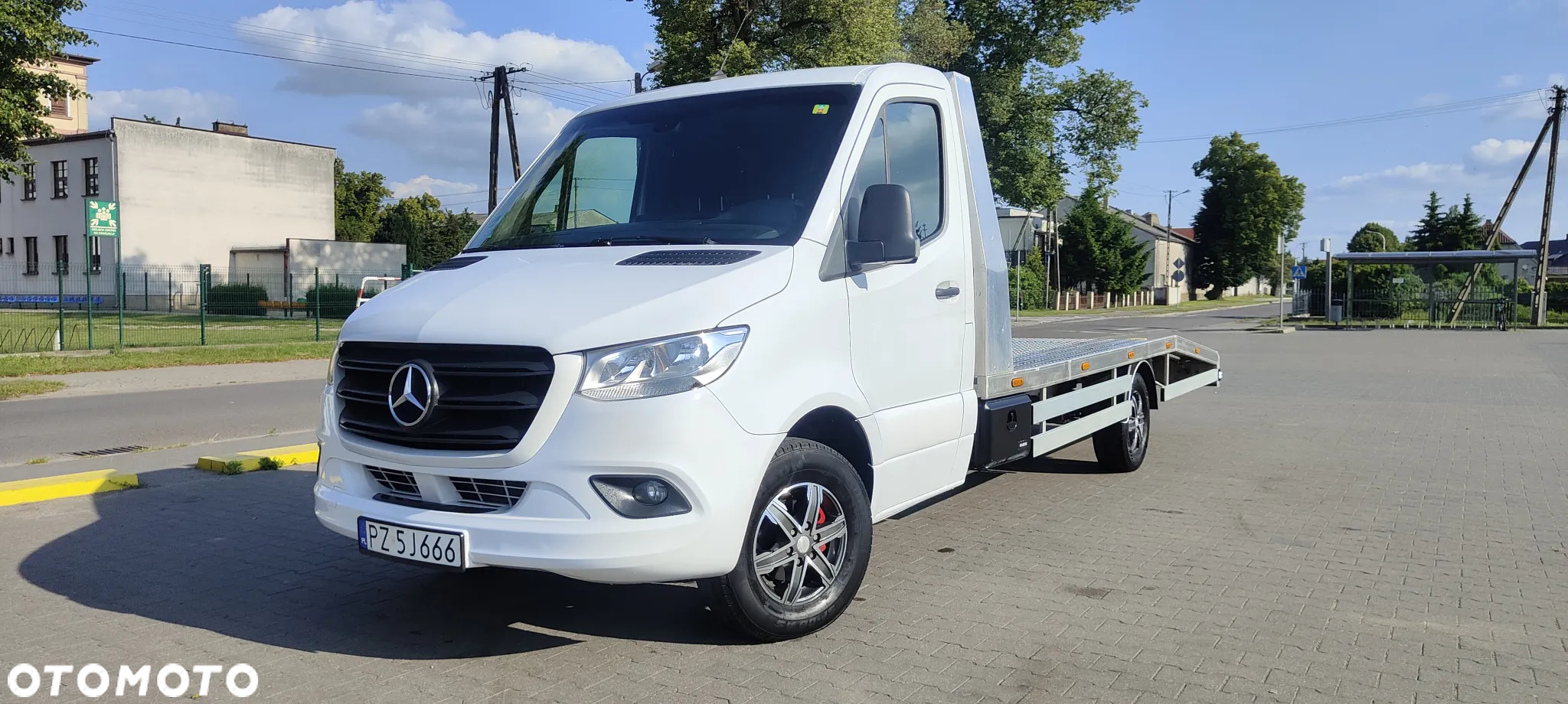 Mercedes-Benz Sprinter - 24