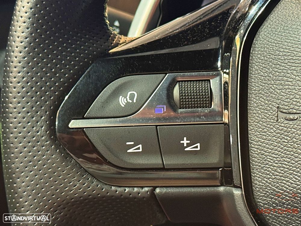 Peugeot 2008 1.2 PureTech GT EAT8 - 21