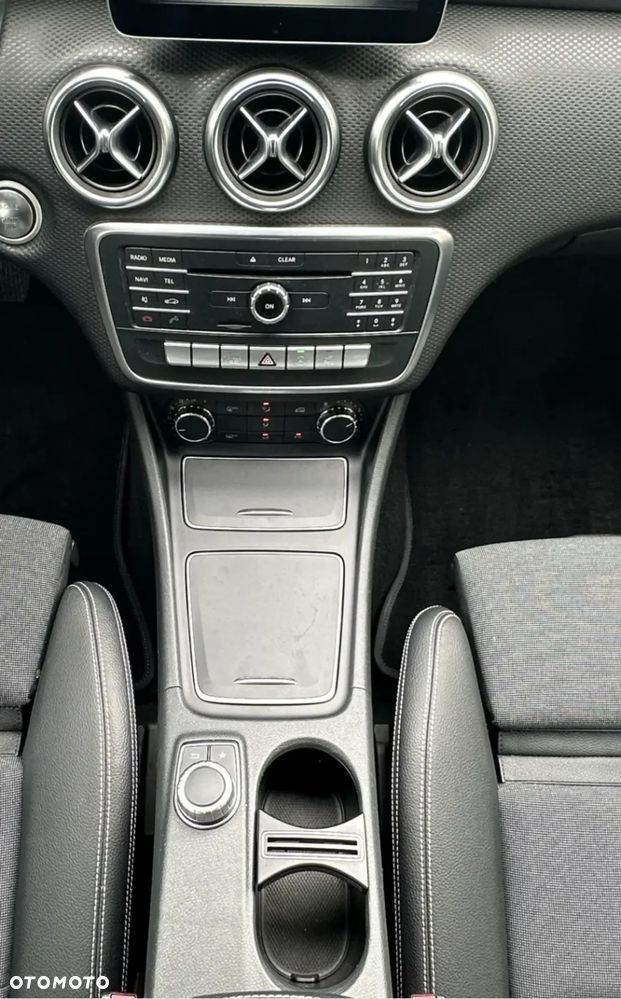 Mercedes-Benz Klasa A 160 7G-DCT Style - 25