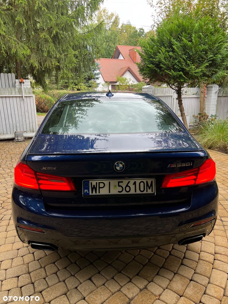 BMW Seria 5 M550i xDrive sport - 20