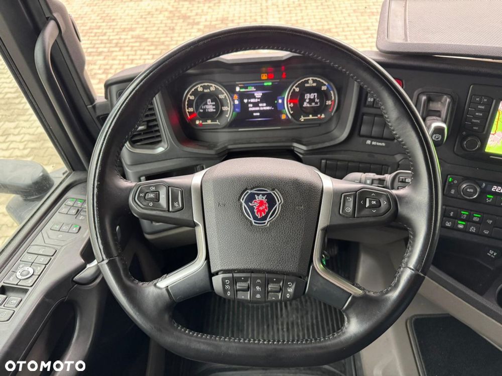 Scania hydraylika Hyva / przód na poduszkach - 24