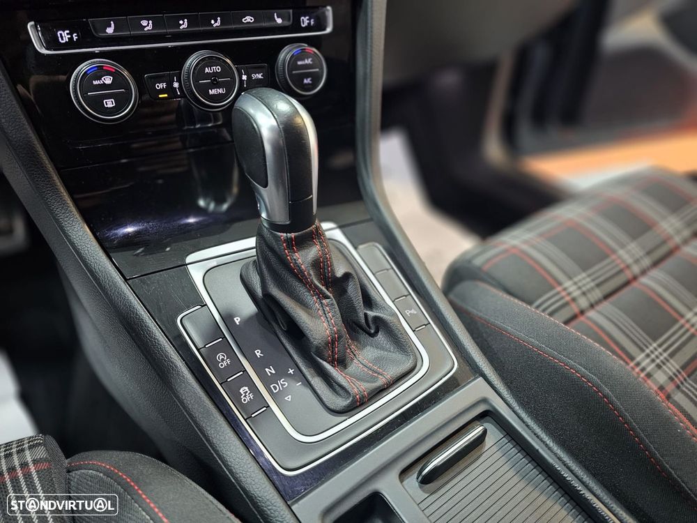 VW Golf 2.0 TSI GTI DSG Performance - 20