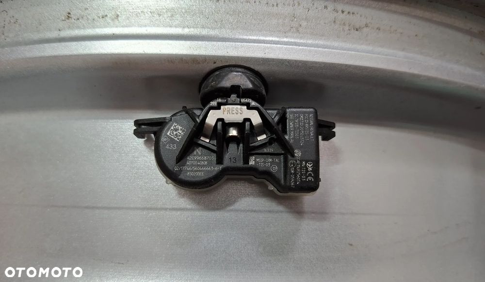 Felgi Aluminiowe 17 Nissan Qashqai J11 5x114.3 ET 40 - 16
