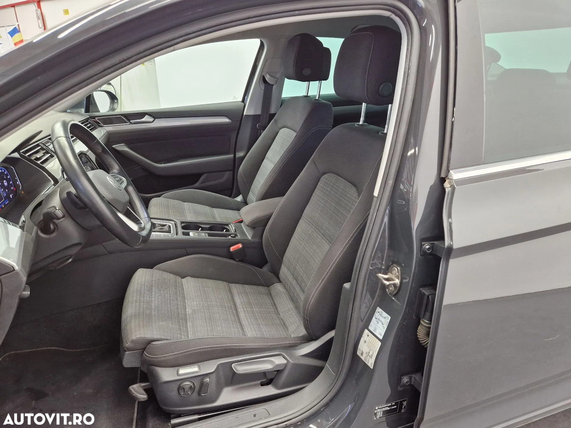 Volkswagen Passat 2.0 TDI DSG Comfortline - 12