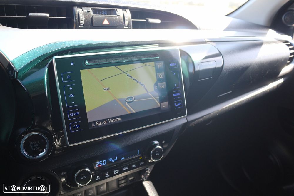 Toyota Hilux 2.4 D-4D 4WD Tracker - 23