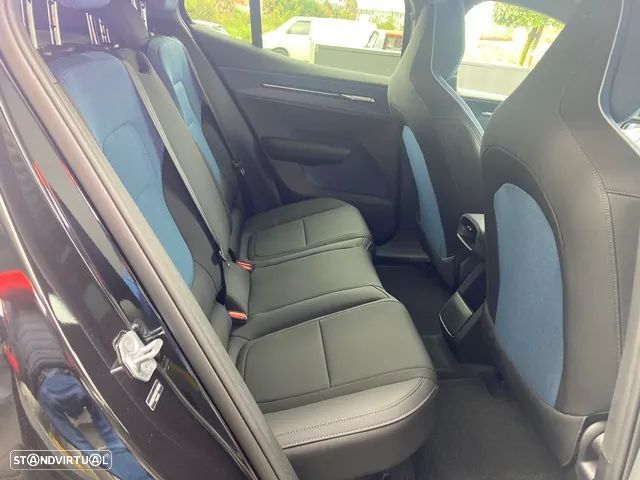 Volvo EX30 51 kWh Single Motor Core - 43