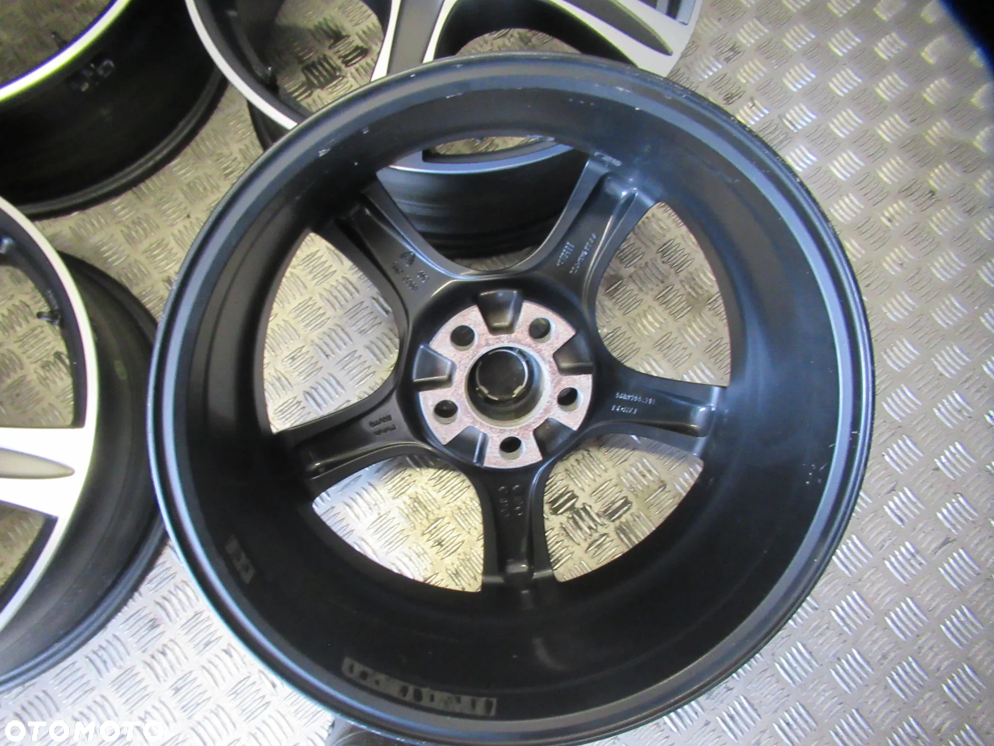 Felgi Ronal R56 BMW Insignia Vw T5 T6 7,5Jx19 et44 5x120 - 8