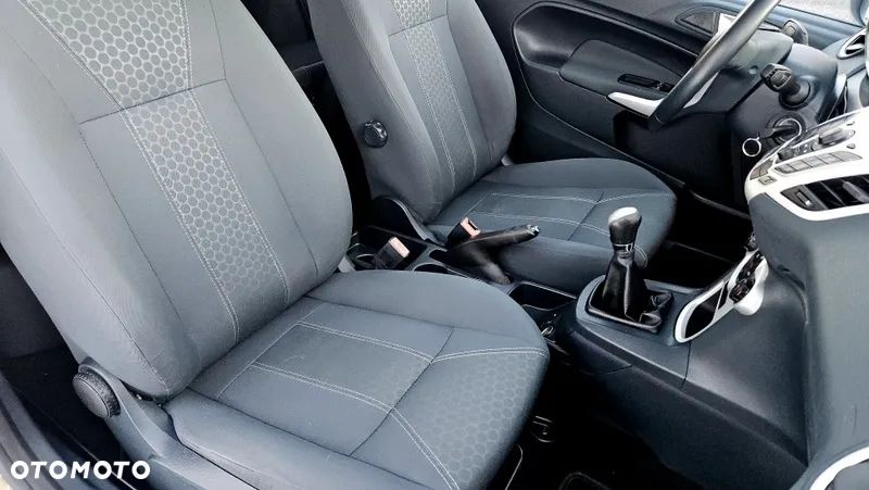 Ford Fiesta 1.4 Titanium - 21