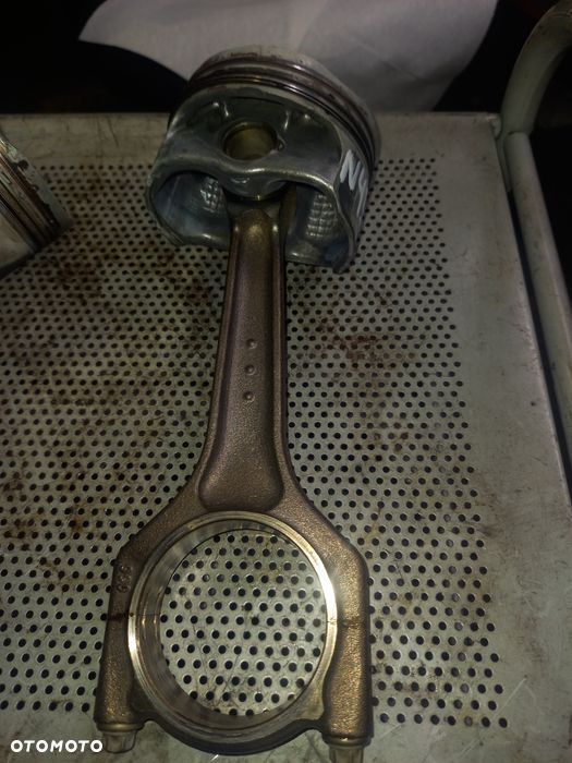 Tłok korbowód bmw e87 116i n43b16 kompletny - 1